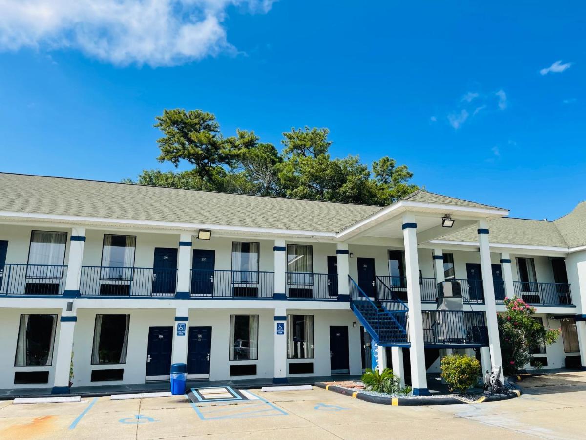 Magnolia Gautier- Ocean Springs- Pascagoula Hotel