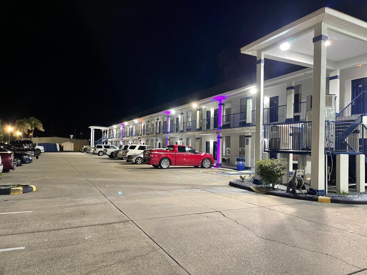 Magnolia Gautier- Ocean Springs- Pascagoula Hotel