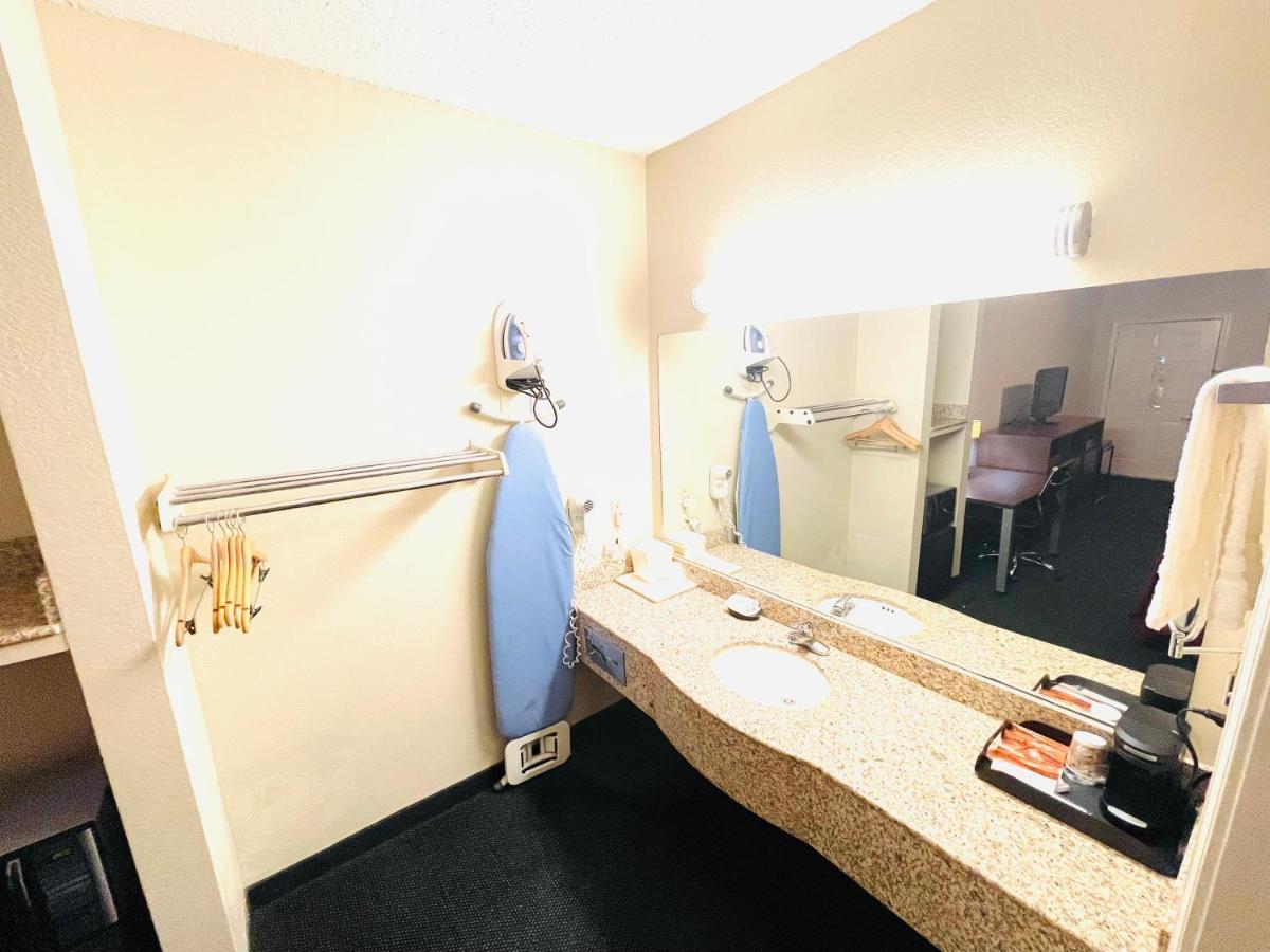 Hotel Magnolia Of Biloxi,ocean Springs,pascagoula & 2*